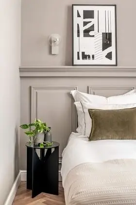 Queen Balcony Room