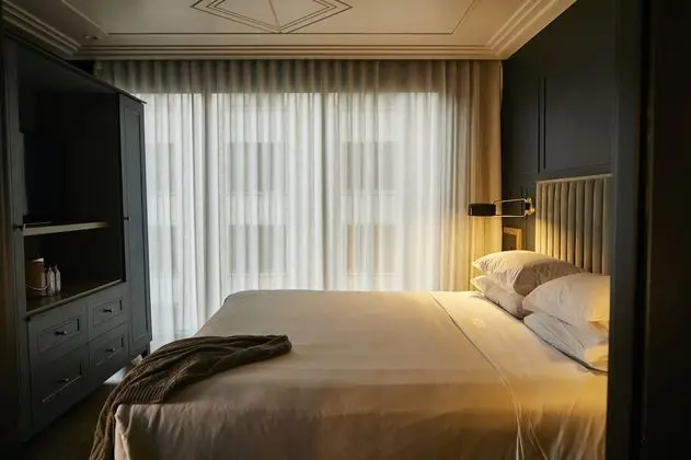 Design Süit, 1 En Büyük (King) Boy Yatak ve Çekyat (13)