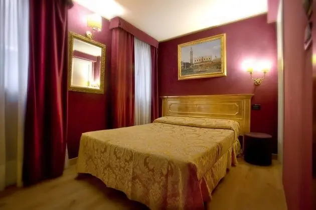 Economy Tek Büyük Yataklı Oda