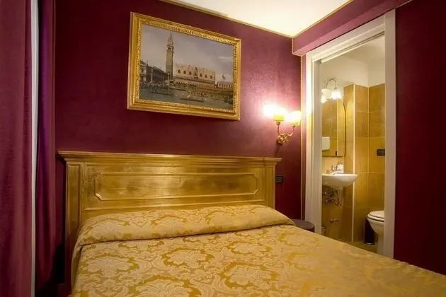 Economy Tek Büyük Yataklı Oda