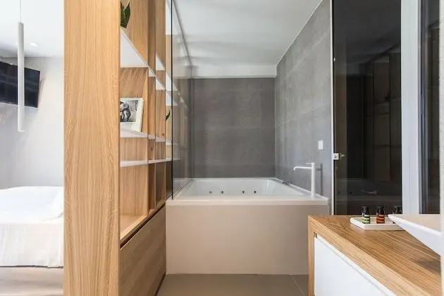 Noemie Luxury Suite 102
