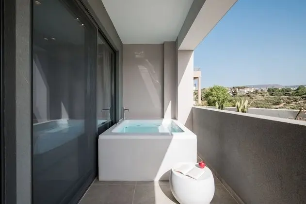 Noemie Luxury Suite 103