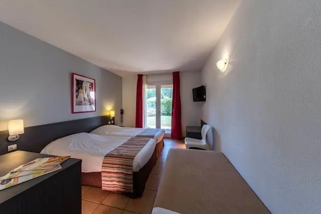 Tek Büyük veya İki Ayrı Yataklı Oda, Teras