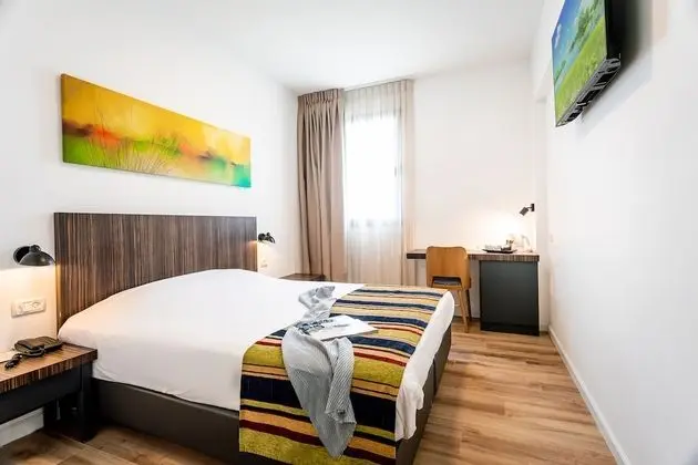 Basic Tek Büyük Yataklı Oda