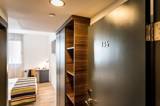 Basic Tek Büyük Yataklı Oda