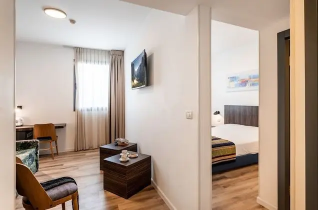 Family Tek Büyük Yataklı Oda