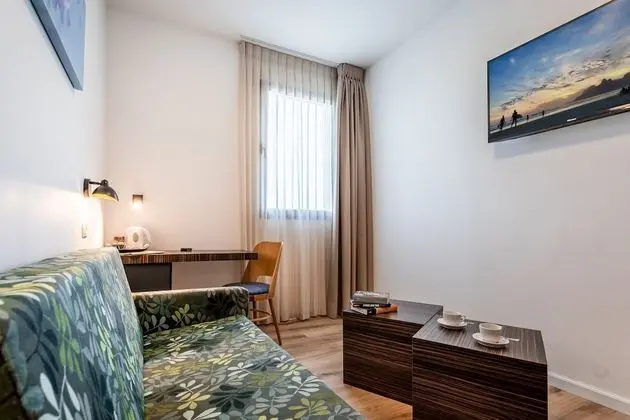 Family Tek Büyük Yataklı Oda