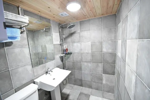 Ortak Ranzalı Oda, Sadece kadınlar için