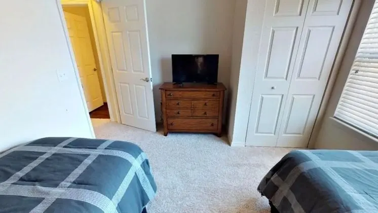 Ev