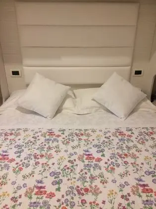 Tek Büyük veya İki Ayrı Yataklı Oda, Balkon