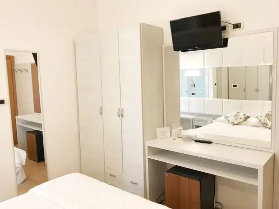 Tek Büyük veya İki Ayrı Yataklı Oda, Balkon