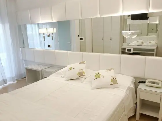 Tek Büyük veya İki Ayrı Yataklı Oda, Balkon