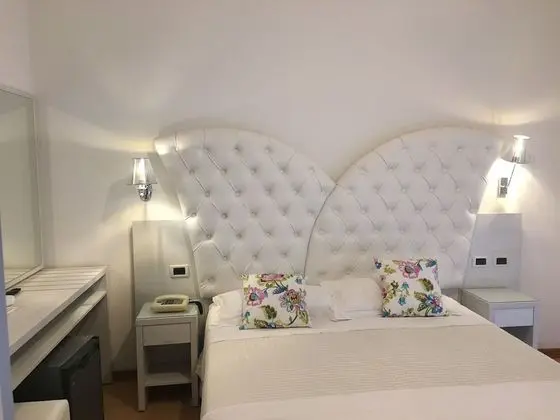 Tek Büyük veya İki Ayrı Yataklı Oda, Balkon