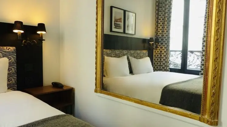 Büyük Yataklı Tek Kişilik Oda