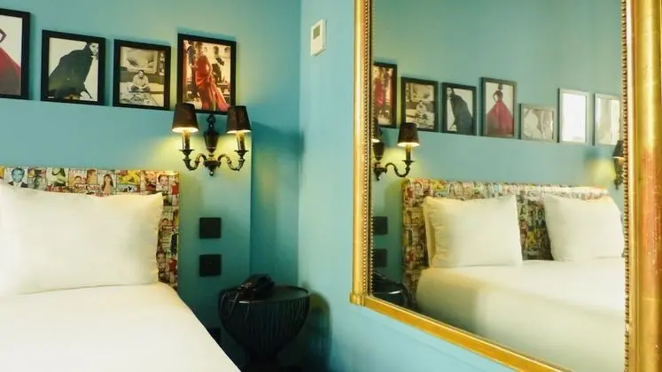 Büyük Yataklı Tek Kişilik Oda