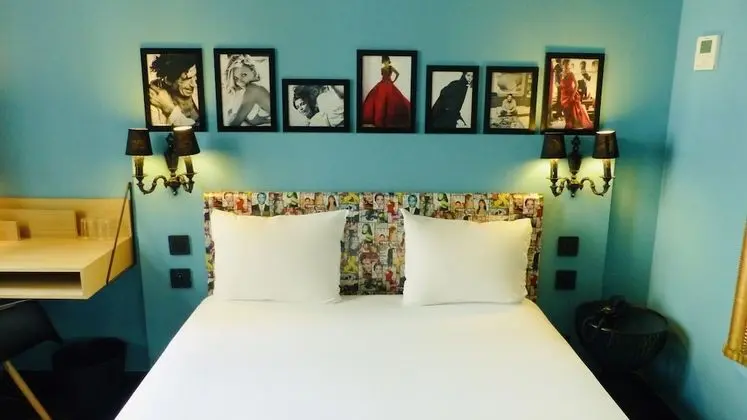 Büyük Yataklı Tek Kişilik Oda