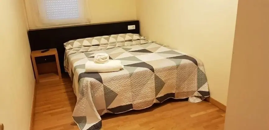 Tek Büyük Yataklı Oda, Ortak Banyo