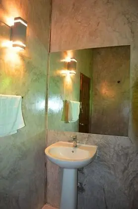 Üç Kişilik Oda
