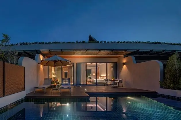 Hill Villa King