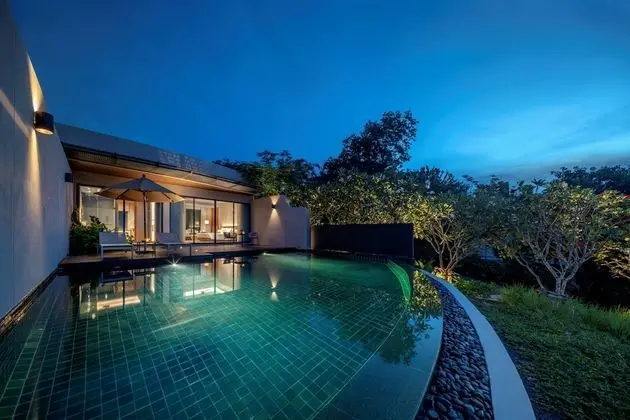 Hill Villa King