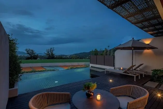 Hill Villa King