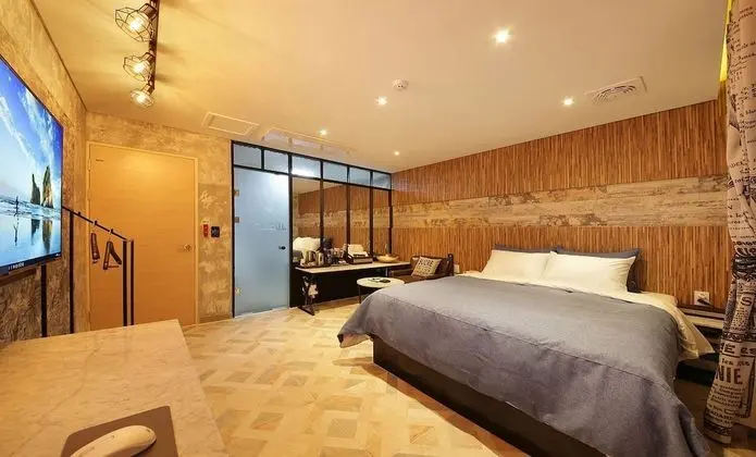 Standard Tek Büyük Yataklı Oda