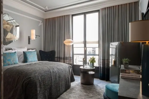 Classic Tek Büyük Yataklı Oda