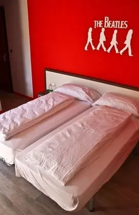 Üç Kişilik Oda
