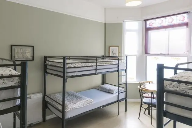 Ortak Ranzalı Oda, Birden Çok Yatak Odası