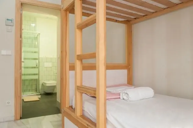 Standard Ortak Ranzalı Oda, Sadece kadınlar için, Özel Banyo (1 bed in a 4-Bed Dormitory Room)