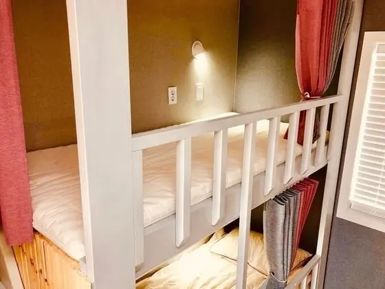 Ortak Ranzalı Oda, Sadece kadınlar için (8 people)