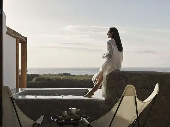 Honeymoon Suite Sea View with Jetted Tub