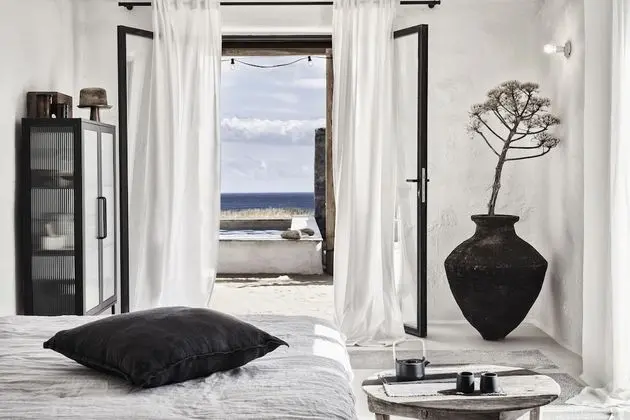 Honeymoon Suite Sea View with Jetted Tub