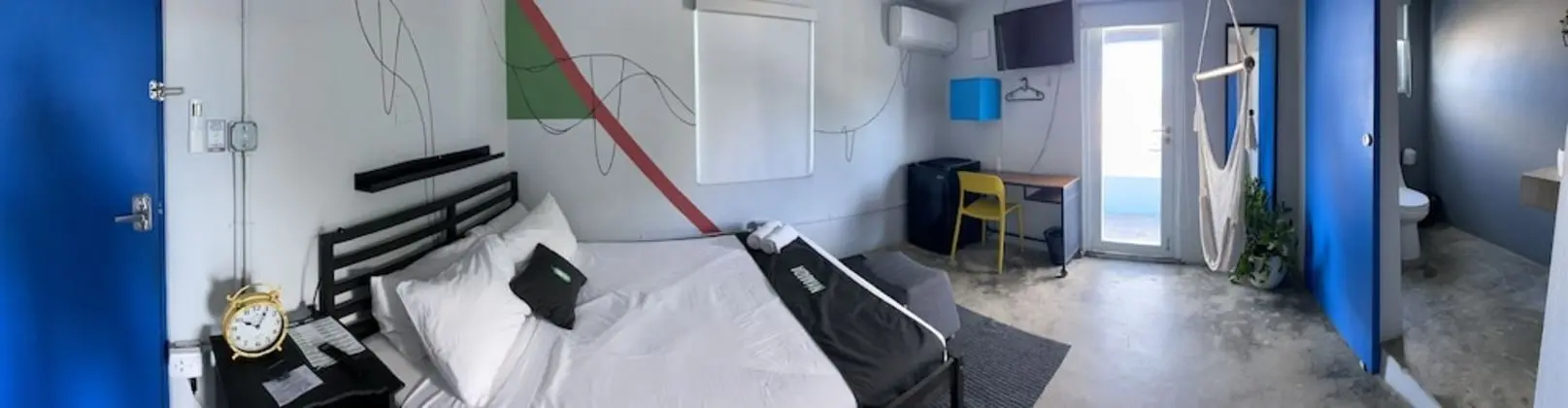 Büyük Yataklı Tek Kişilik Oda