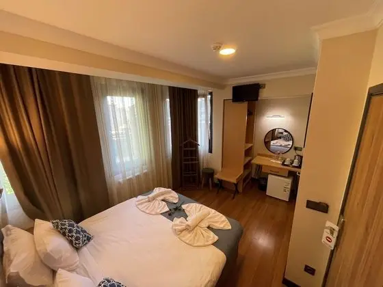 Tek Büyük Yataklı Oda