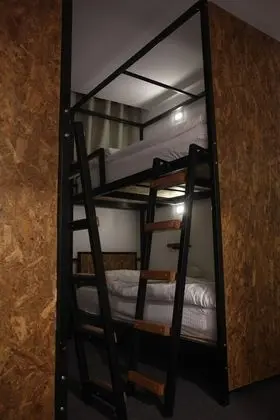 Ortak Ranzalı Oda, Karma Ranzalı Oda