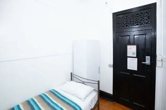 Tek Kişilik Oda, Ortak Banyo