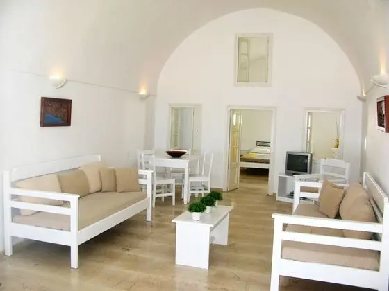 Apart Daire, Havuz Kenarı