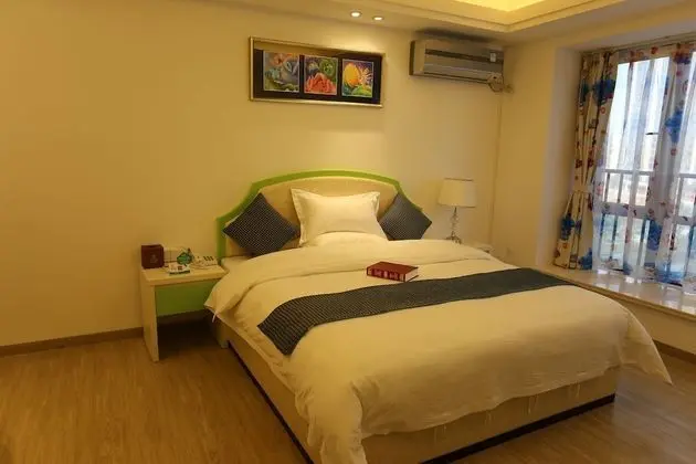 Deluxe Tek Büyük Yataklı Oda