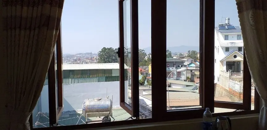 Tek Büyük Yataklı Oda, 2 Çift Kişilik Yatak