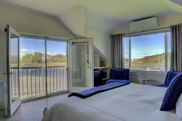 Exclusive Oda (King Corner Room with Stove)