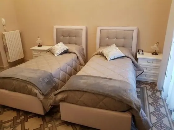 Tek Büyük veya İki Ayrı Yataklı Oda, Balkon