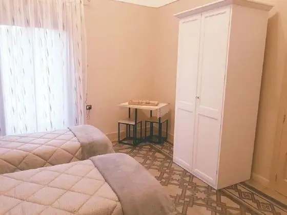 Tek Büyük veya İki Ayrı Yataklı Oda, Balkon