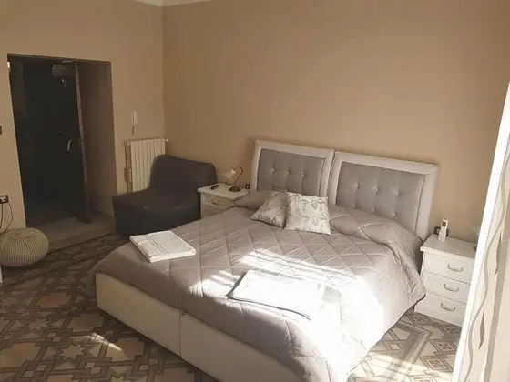 Tek Büyük veya İki Ayrı Yataklı Oda, Balkon