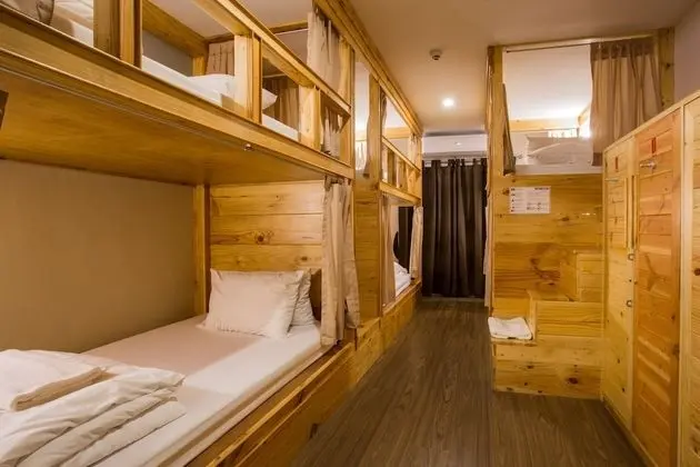 1 Bed in 6-Bed Female Dormitory