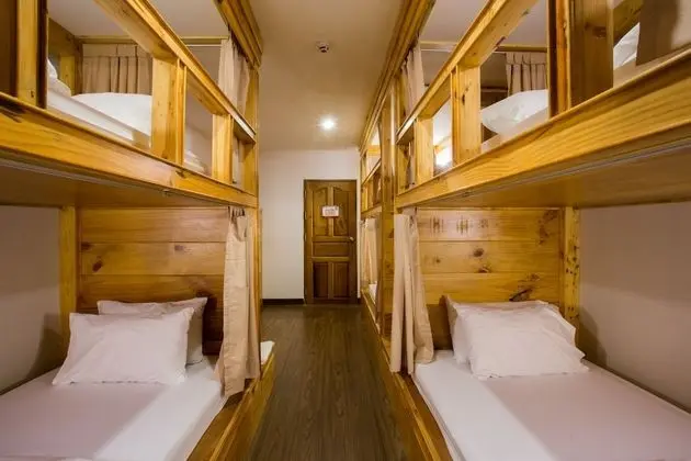 1 Bed in 6-Bed Female Dormitory