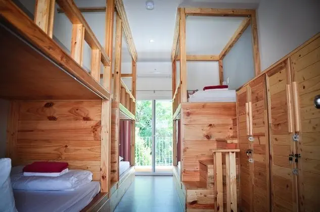 1 Bed in 6-Bed Female Dormitory