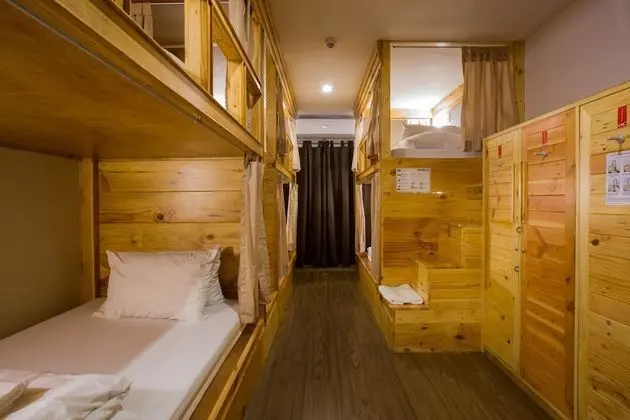 1 Bed in 6-Bed Mixed Dormitory