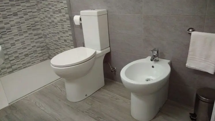 Standard Dört Kişilik Oda, Ortak Banyo