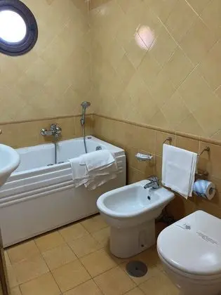 Üç Kişilik Oda